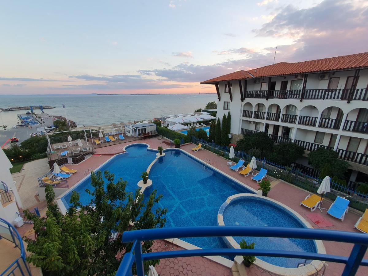 Sveti Vlas Marina Beach Apartment - Vega Village Extérieur photo